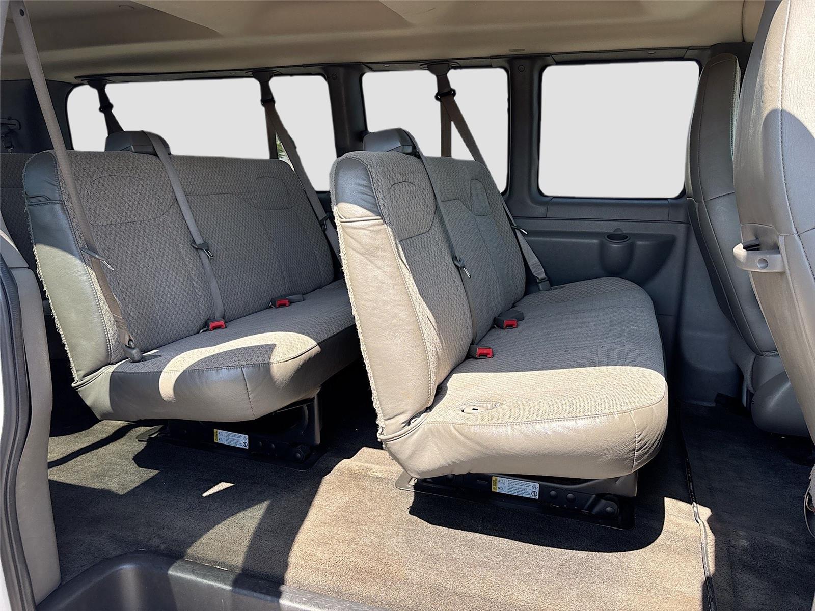 2018 Chevrolet Express Passenger LT