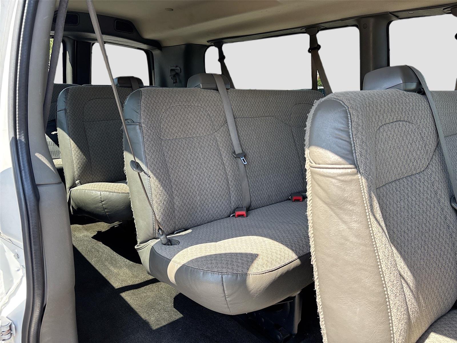2018 Chevrolet Express Passenger LT