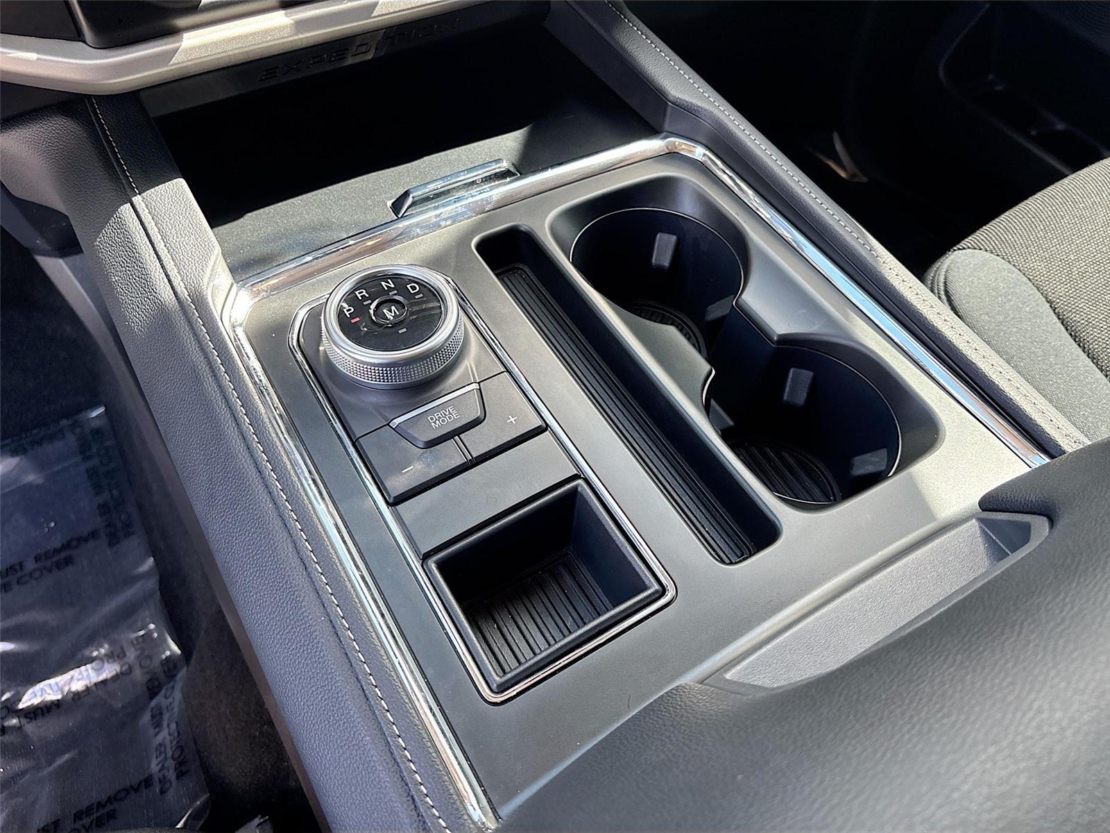 2024 Ford Expedition XL STX