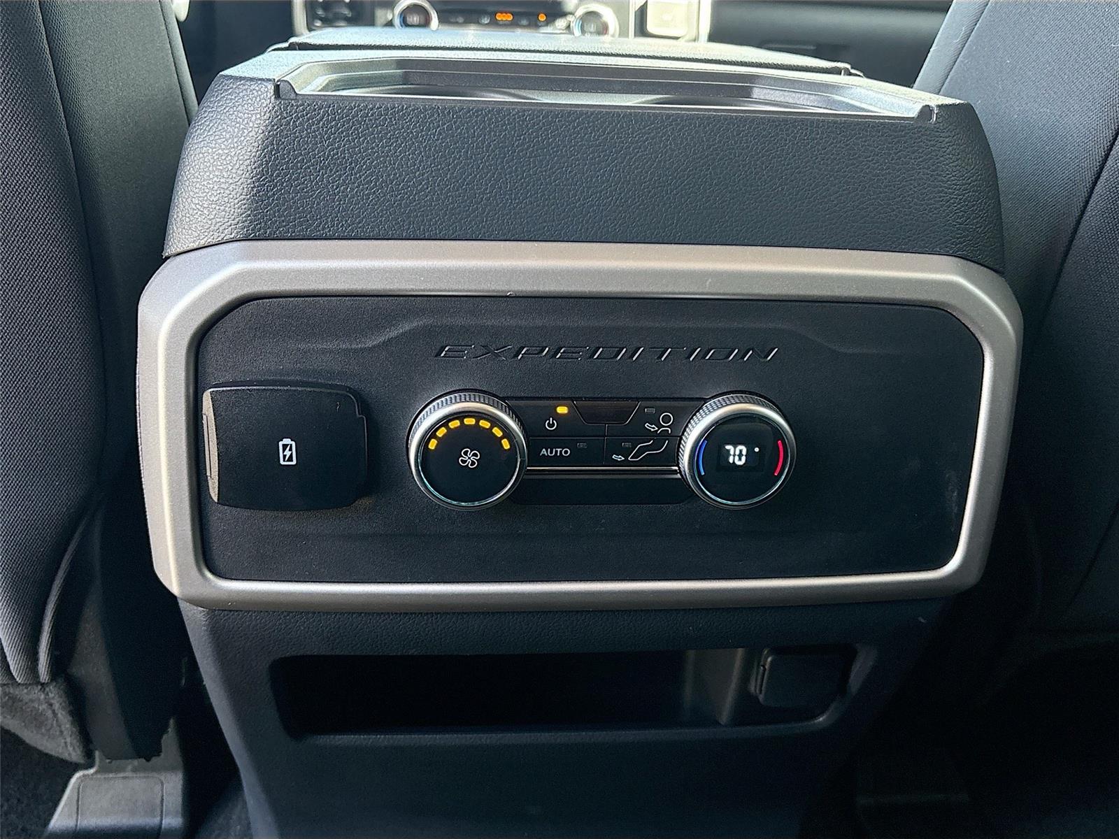 2024 Ford Expedition XL STX