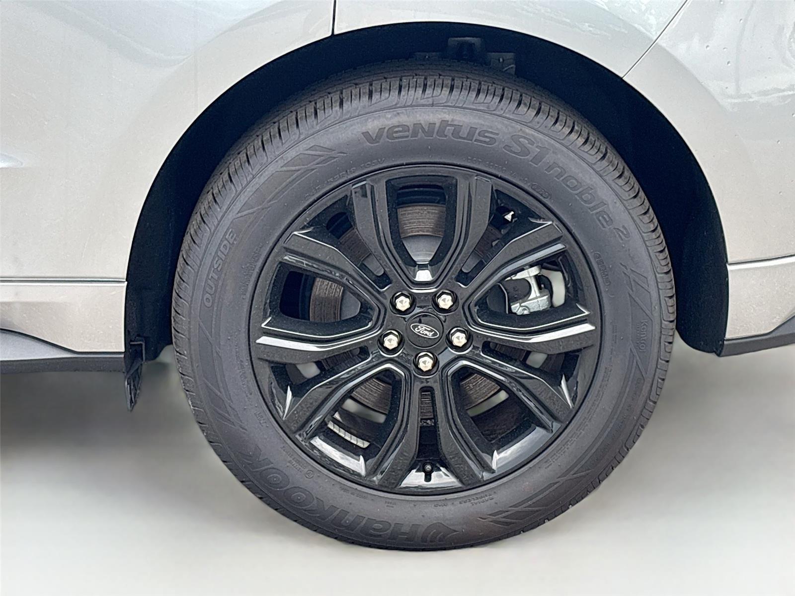 2024 Ford Edge SE