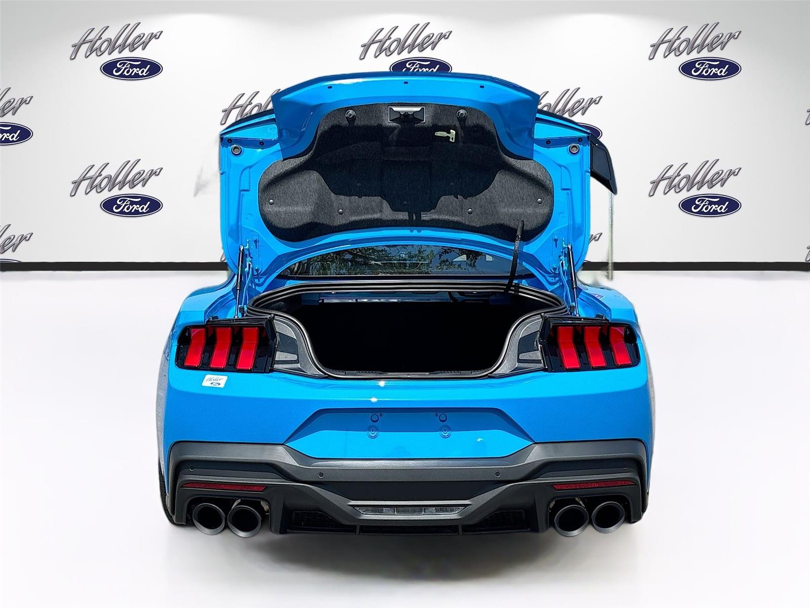 2025 Ford Mustang Dark Horse