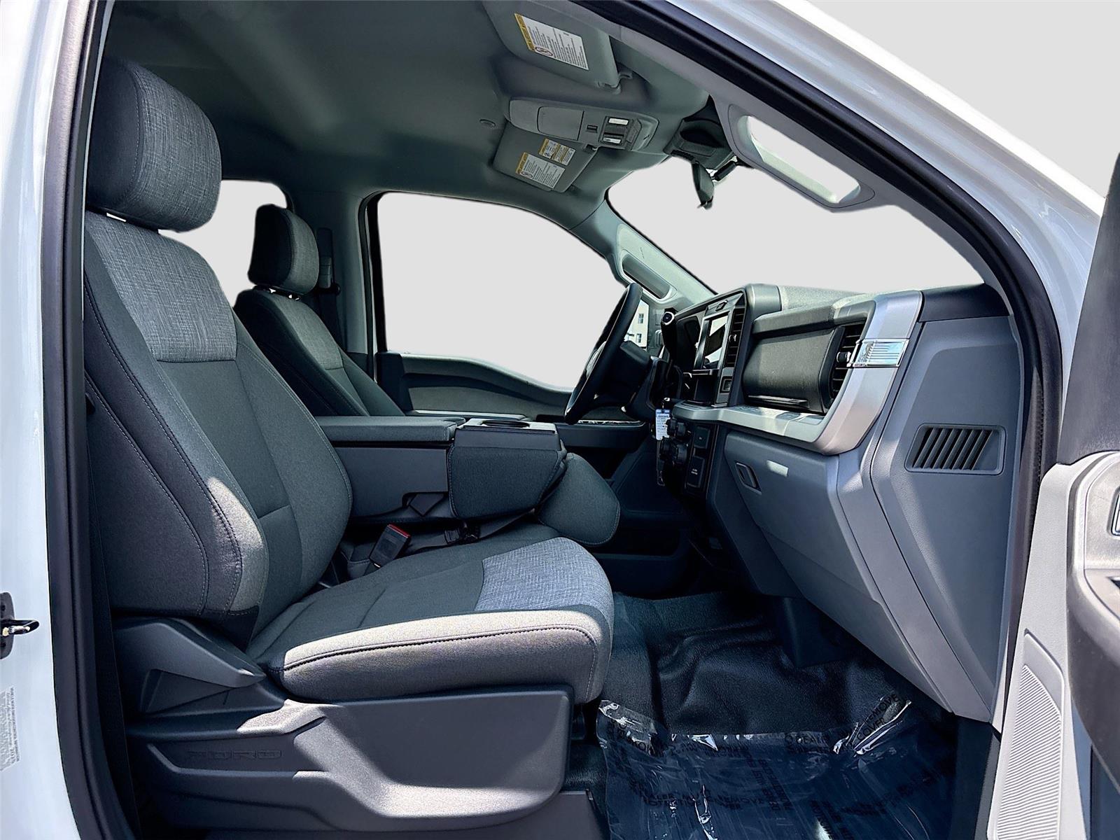 2025 Ford Super Duty F-350 SRW XLT
