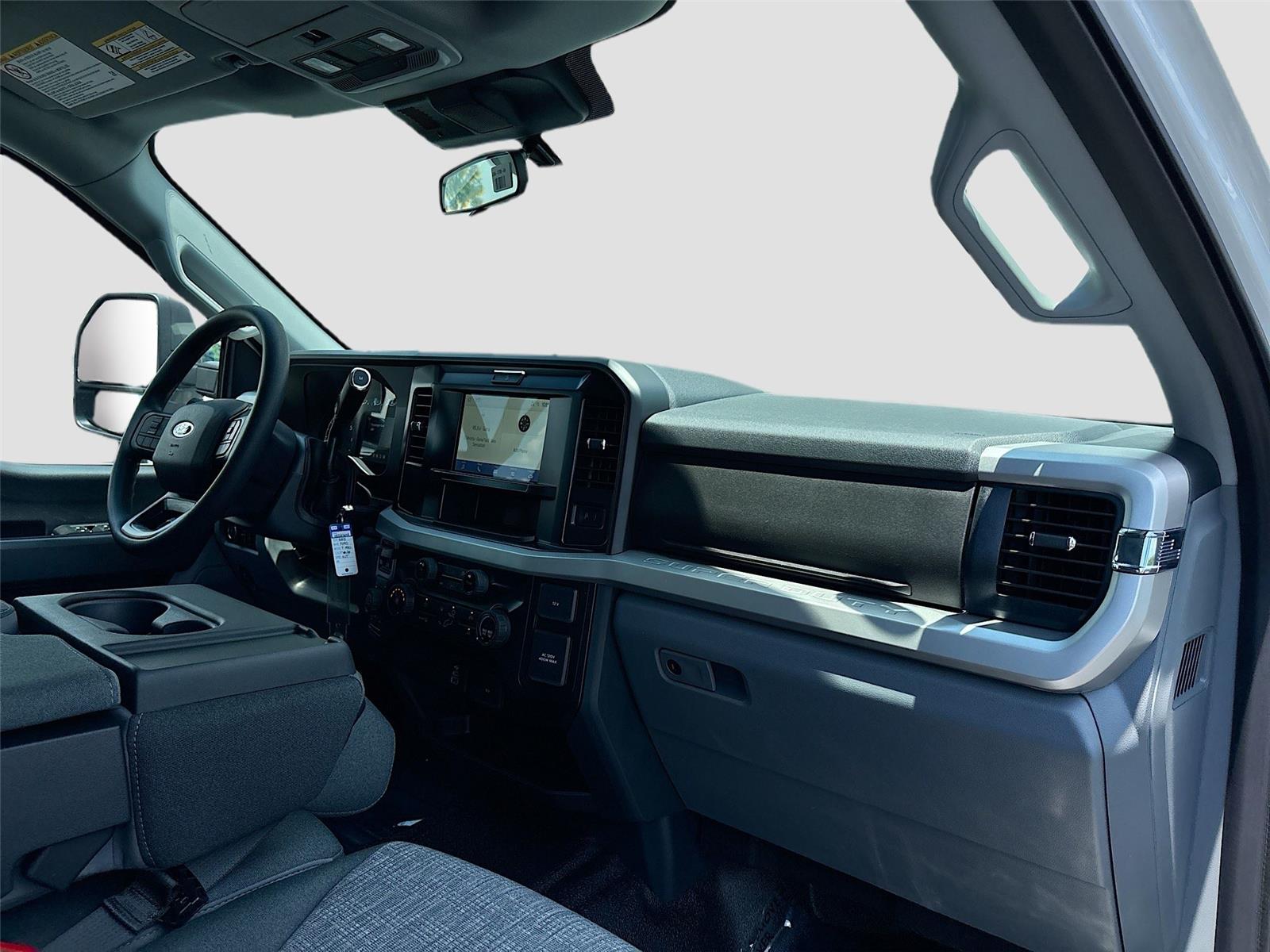 2025 Ford Super Duty F-350 SRW XLT