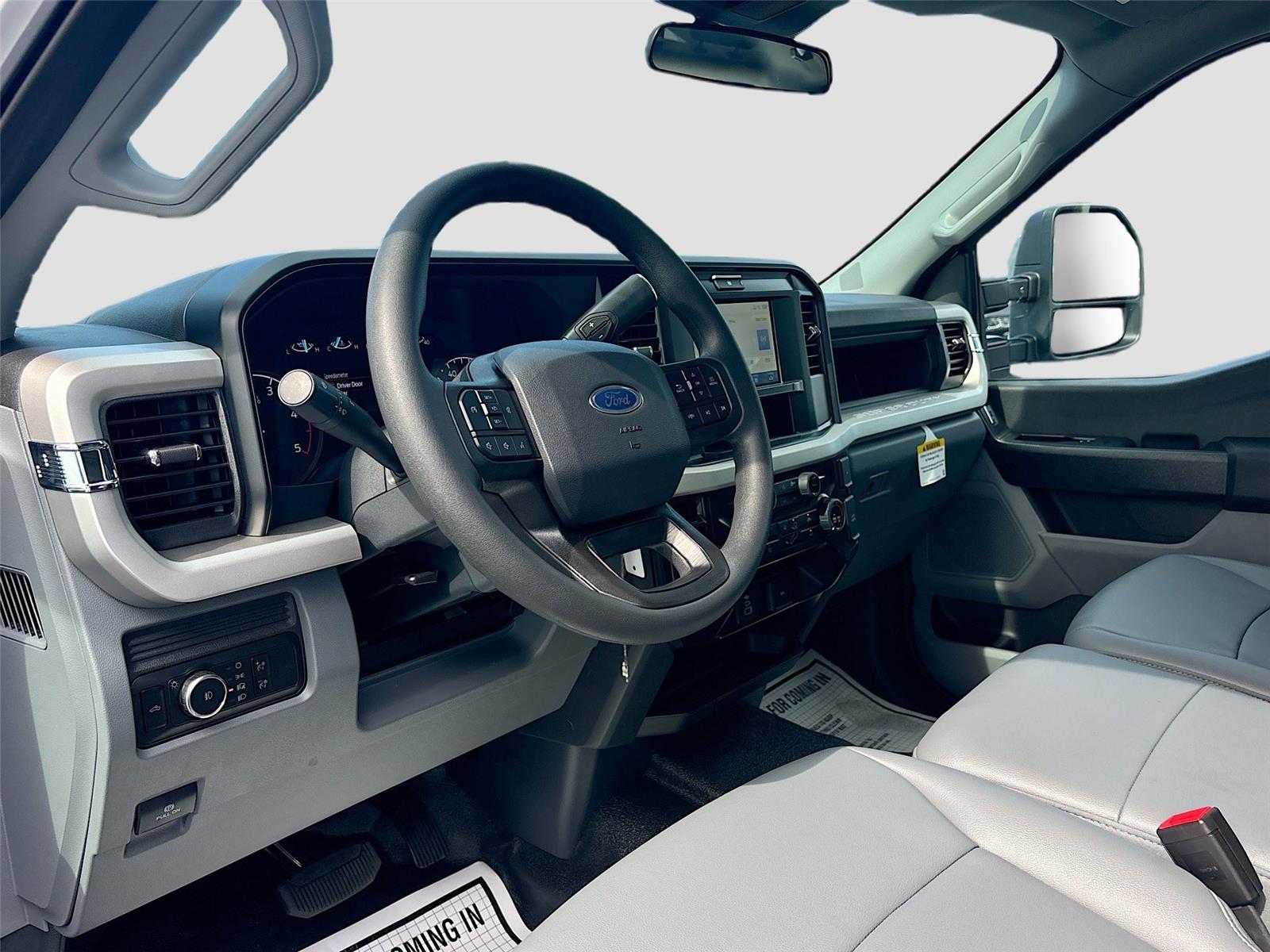 2025 Ford Super Duty F-350 SRW XL