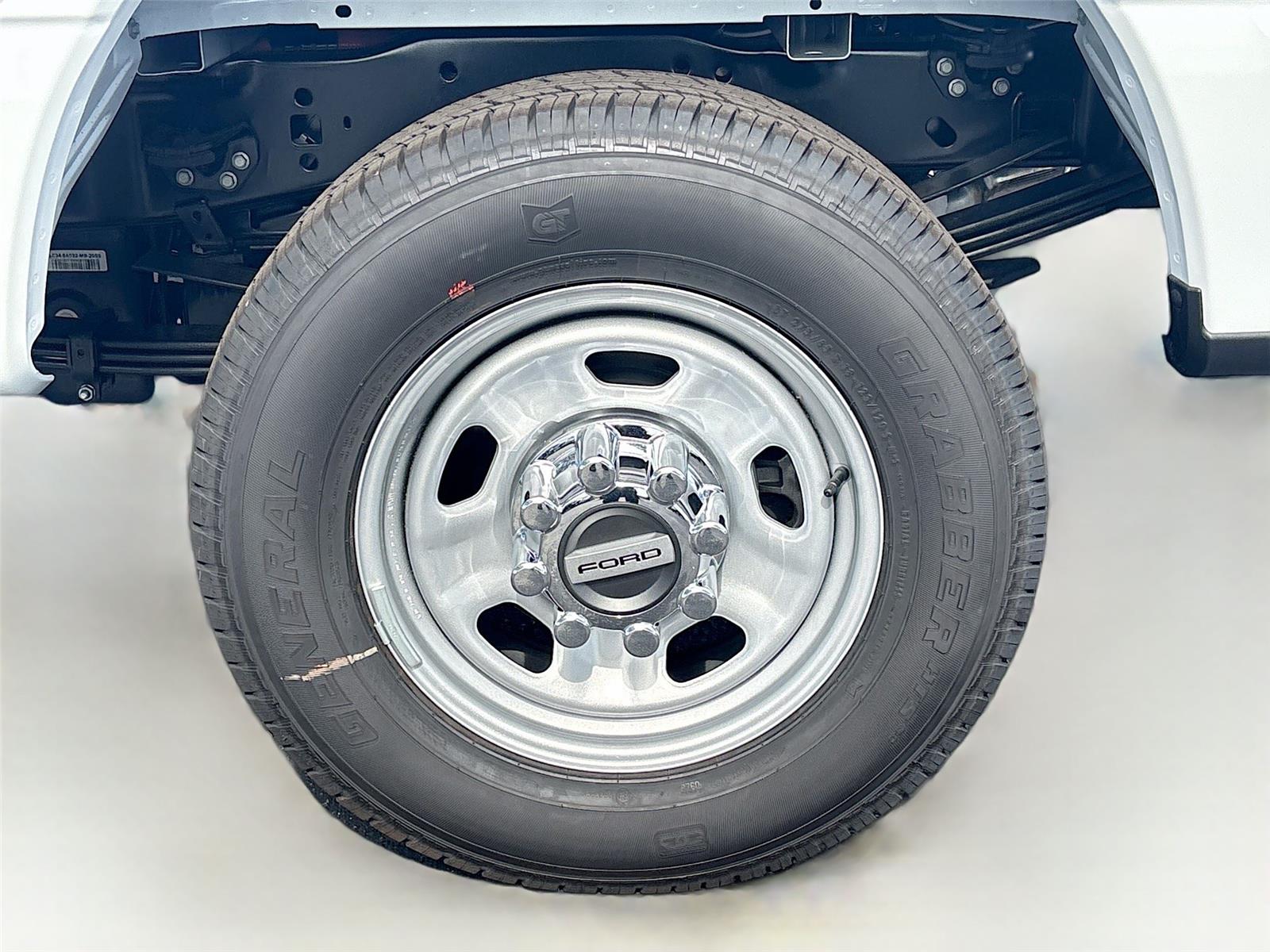 2025 Ford Super Duty F-350 SRW XL