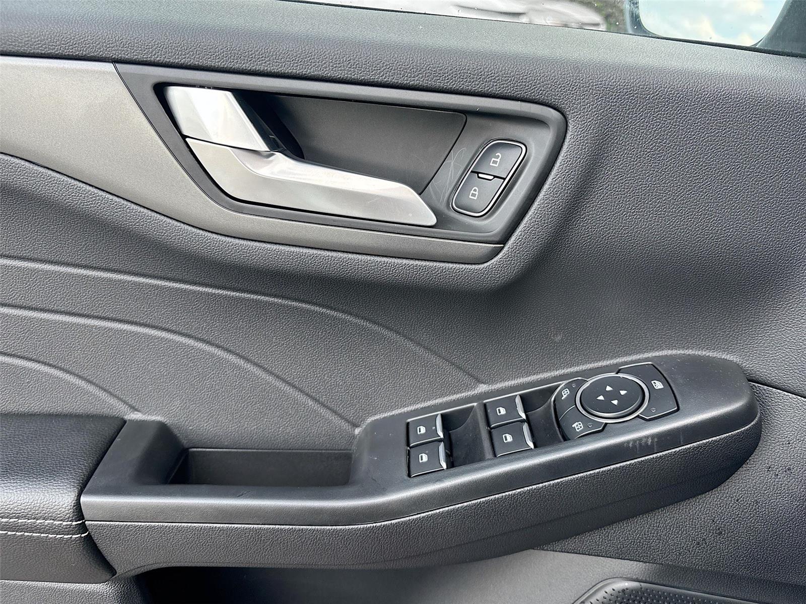 Ford Escape Plug-In Hybrid Base