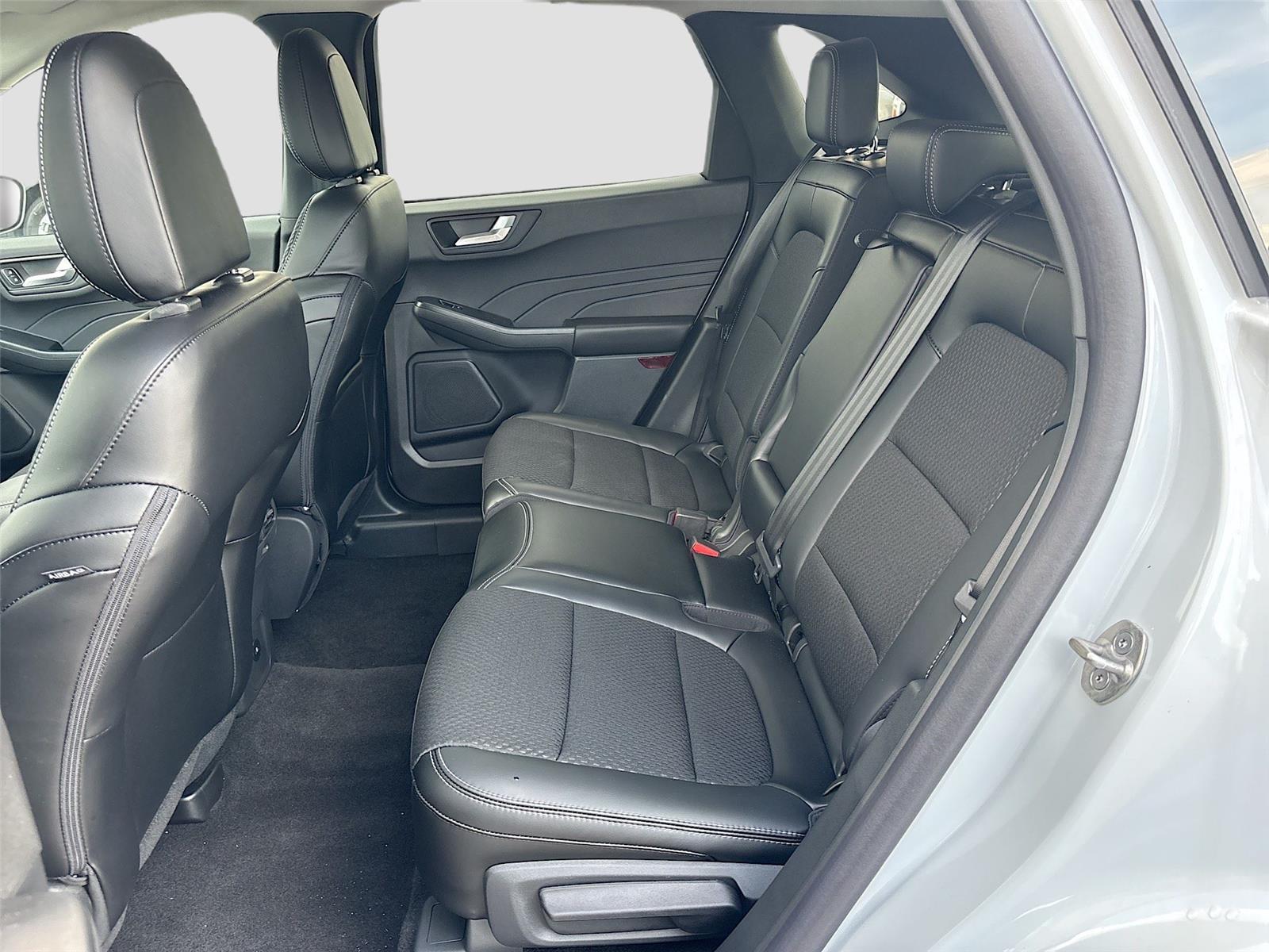 Ford Escape Plug-In Hybrid Base