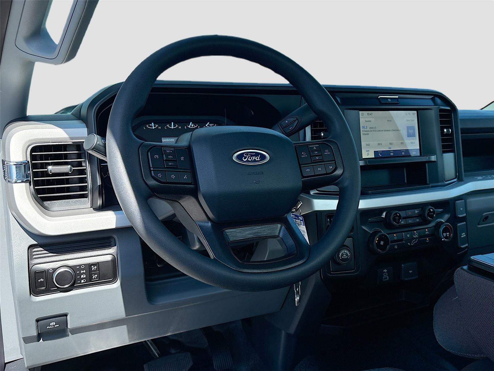 2025 Ford Super Duty F-350 SRW XL