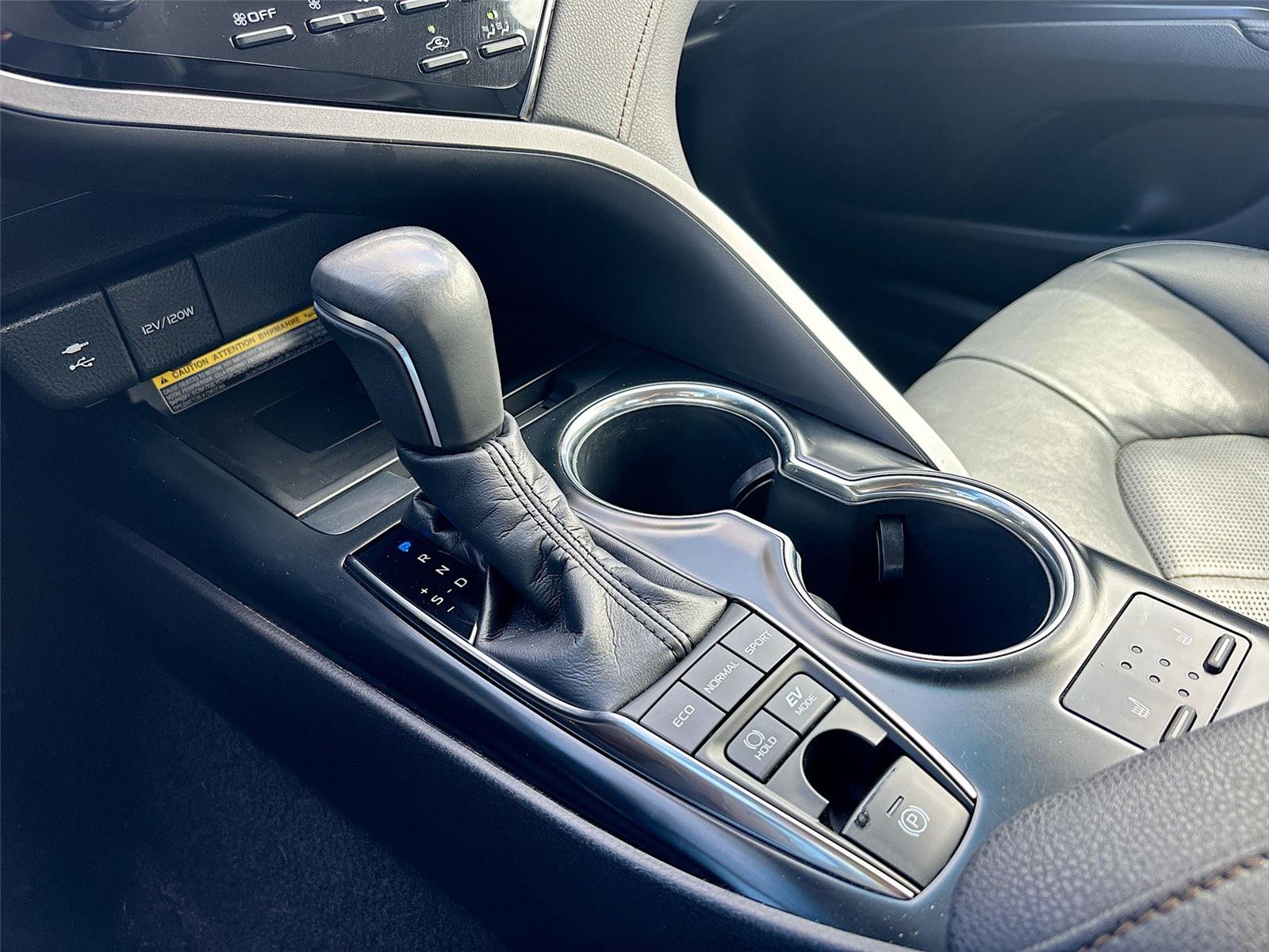 2019 Toyota Camry Hybrid XLE