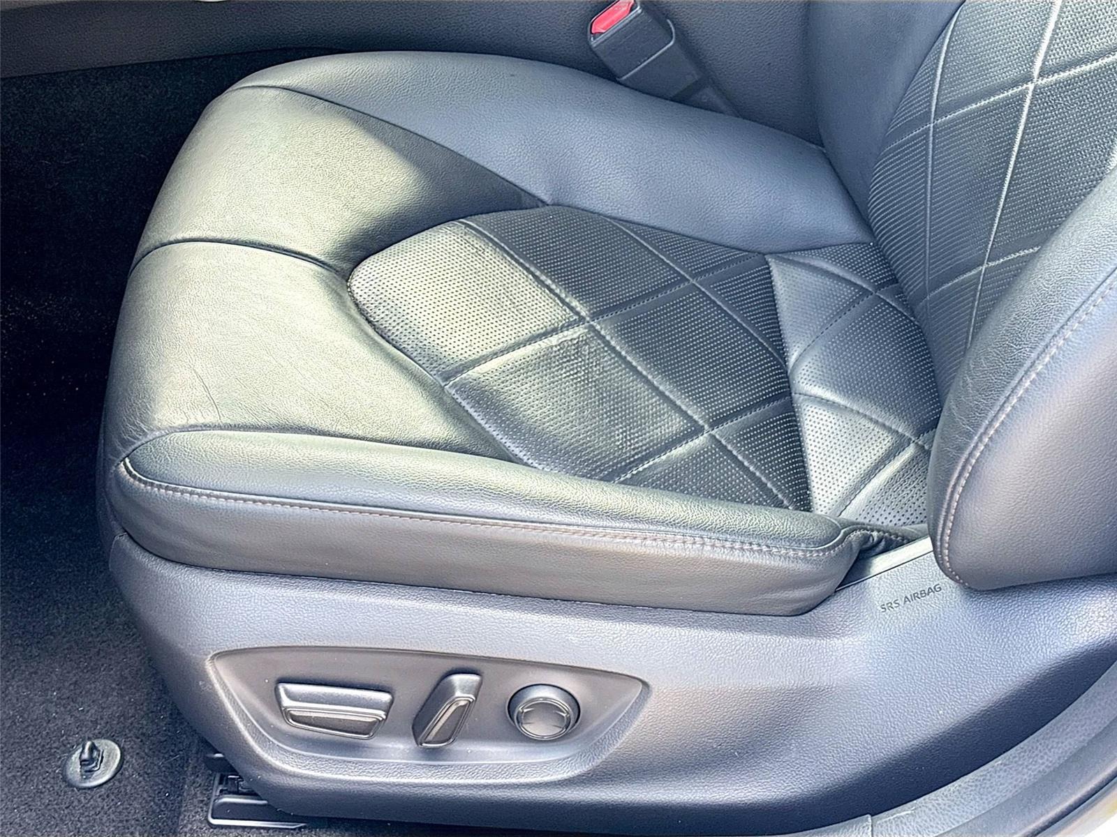 2019 Toyota Camry Hybrid XLE