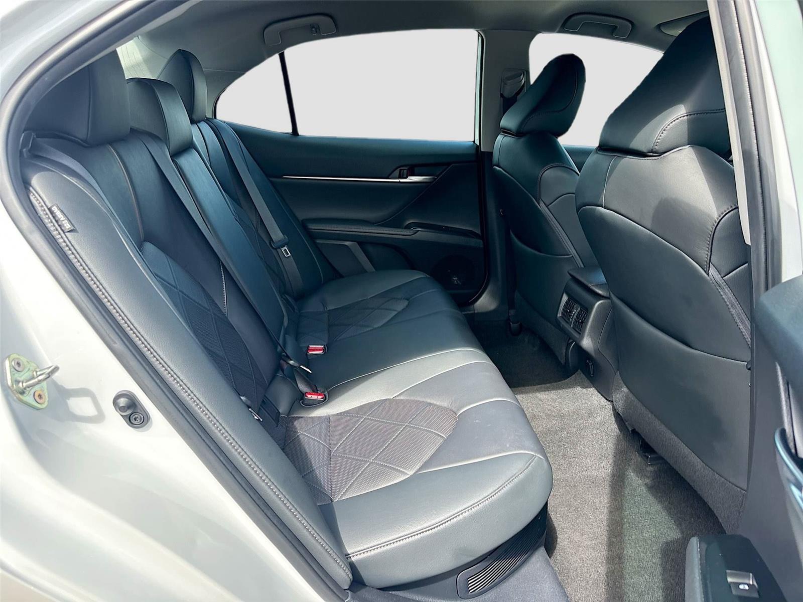 2019 Toyota Camry Hybrid XLE