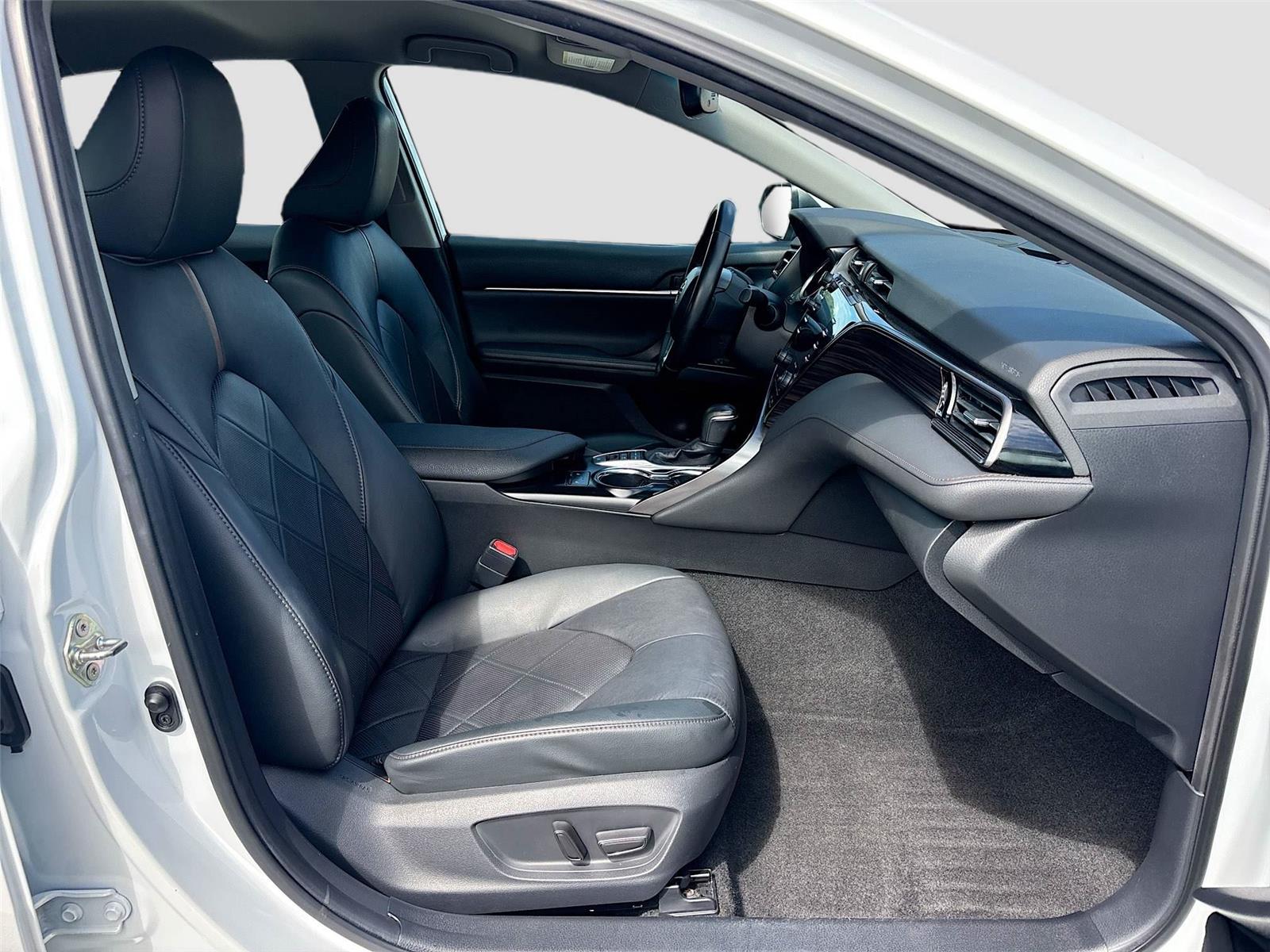 2019 Toyota Camry Hybrid XLE
