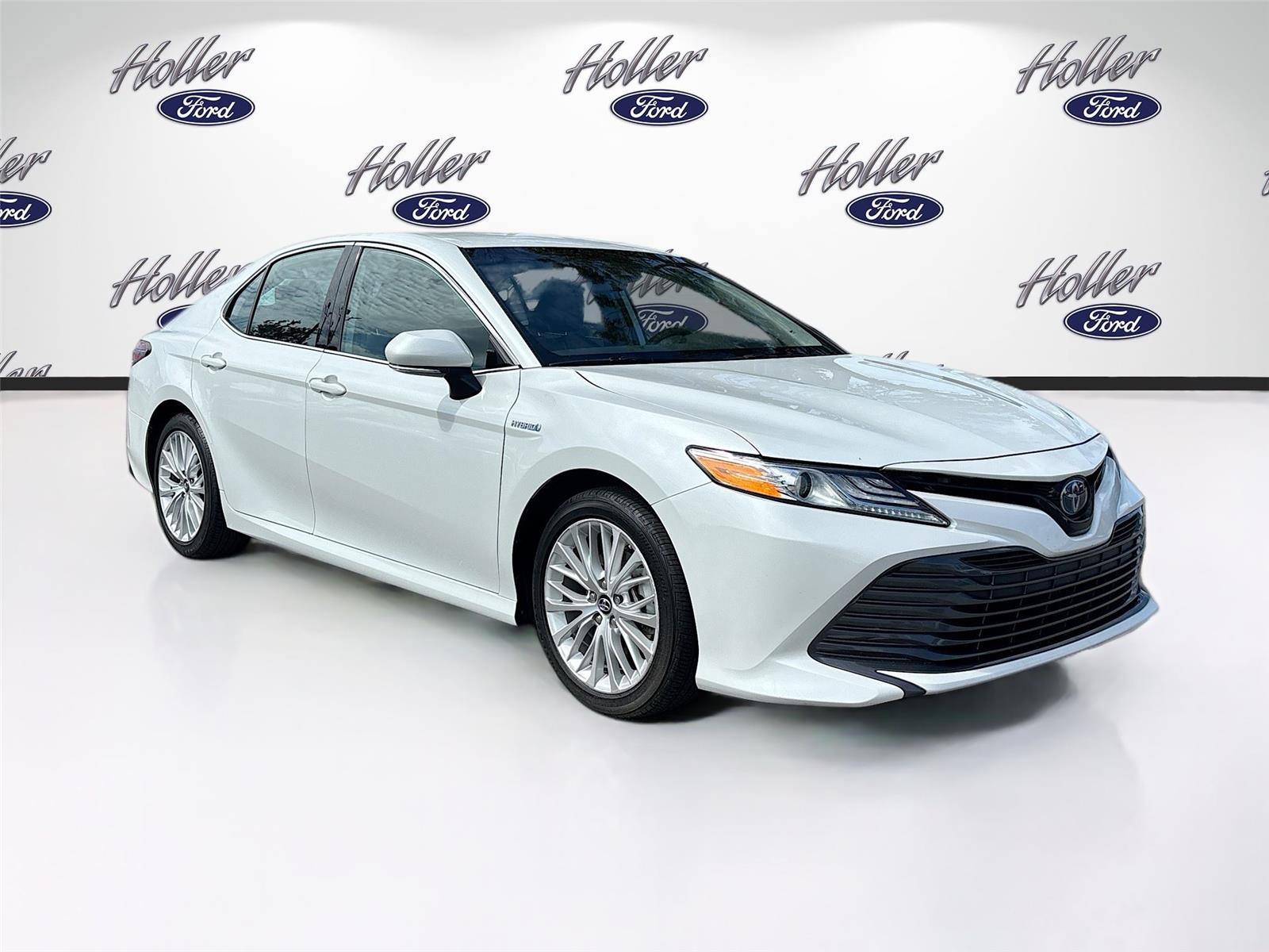 2019 Toyota Camry Hybrid XLE