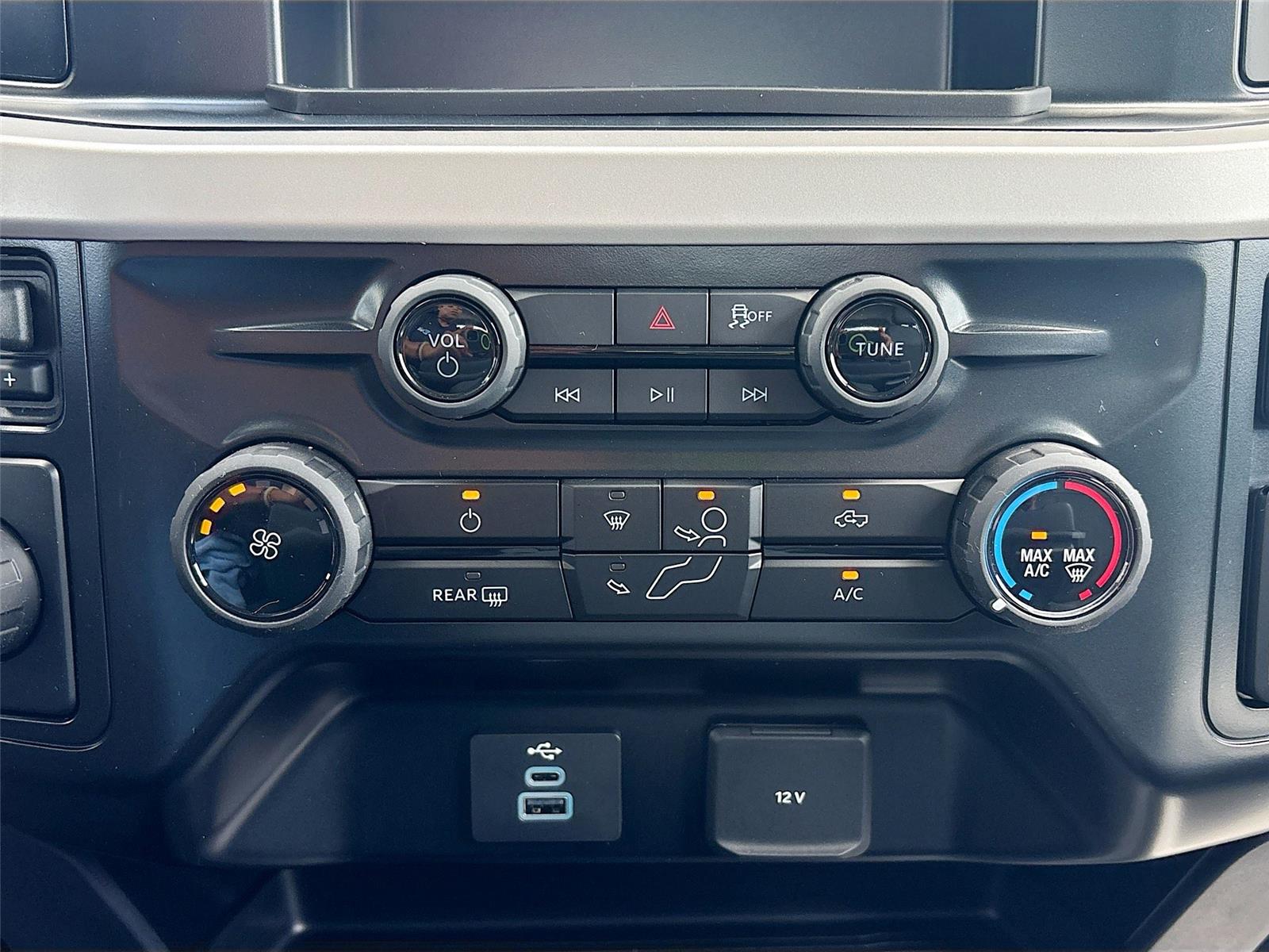 2026 Ford Super Duty F-350 SRW XLT