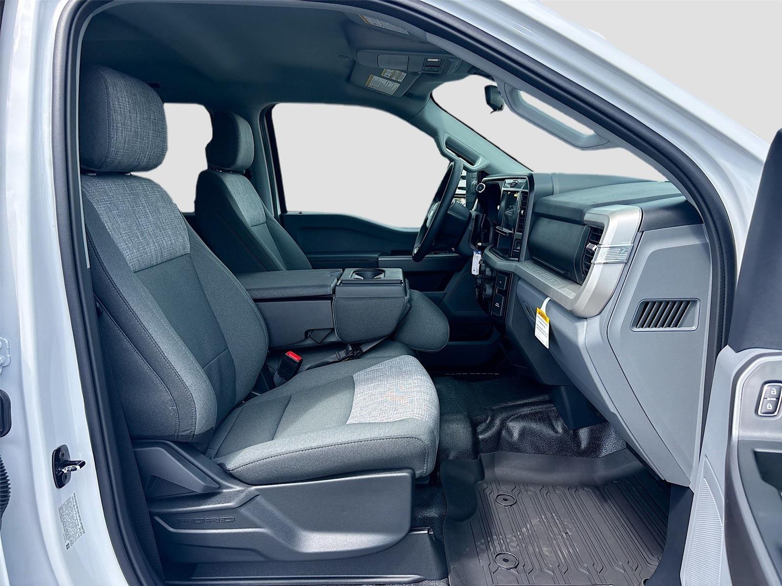 2026 Ford Super Duty F-350 SRW XLT