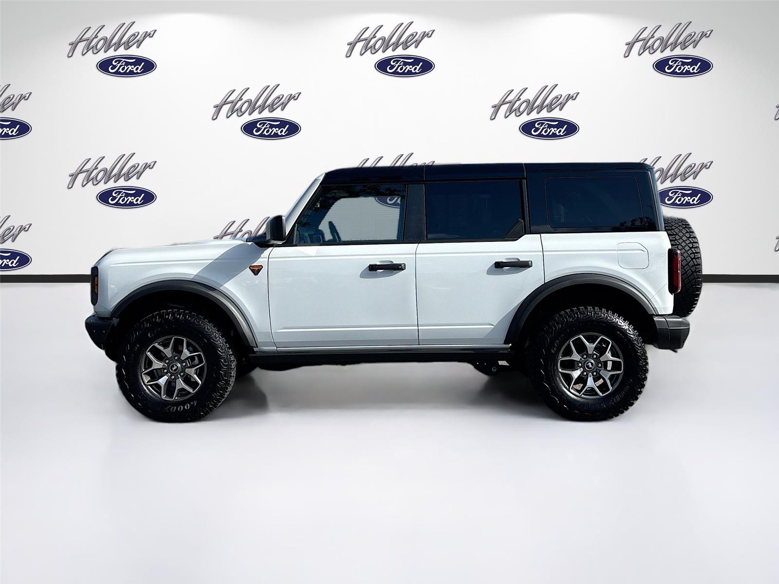 2025 Ford Bronco Badlands photo 3