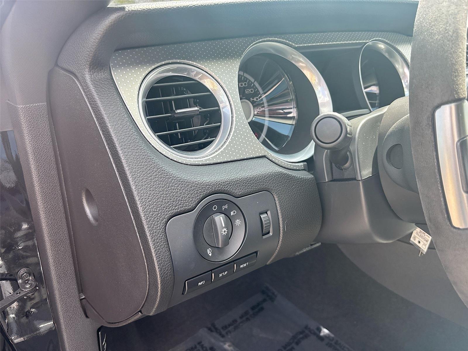 2010 Ford Shelby GT500 Base