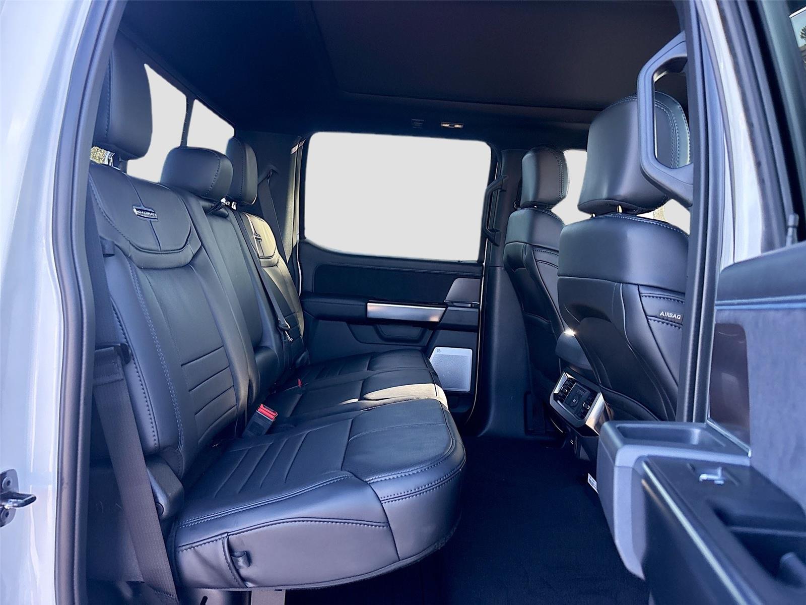 2026 Ford Super Duty F-350 SRW Platinum