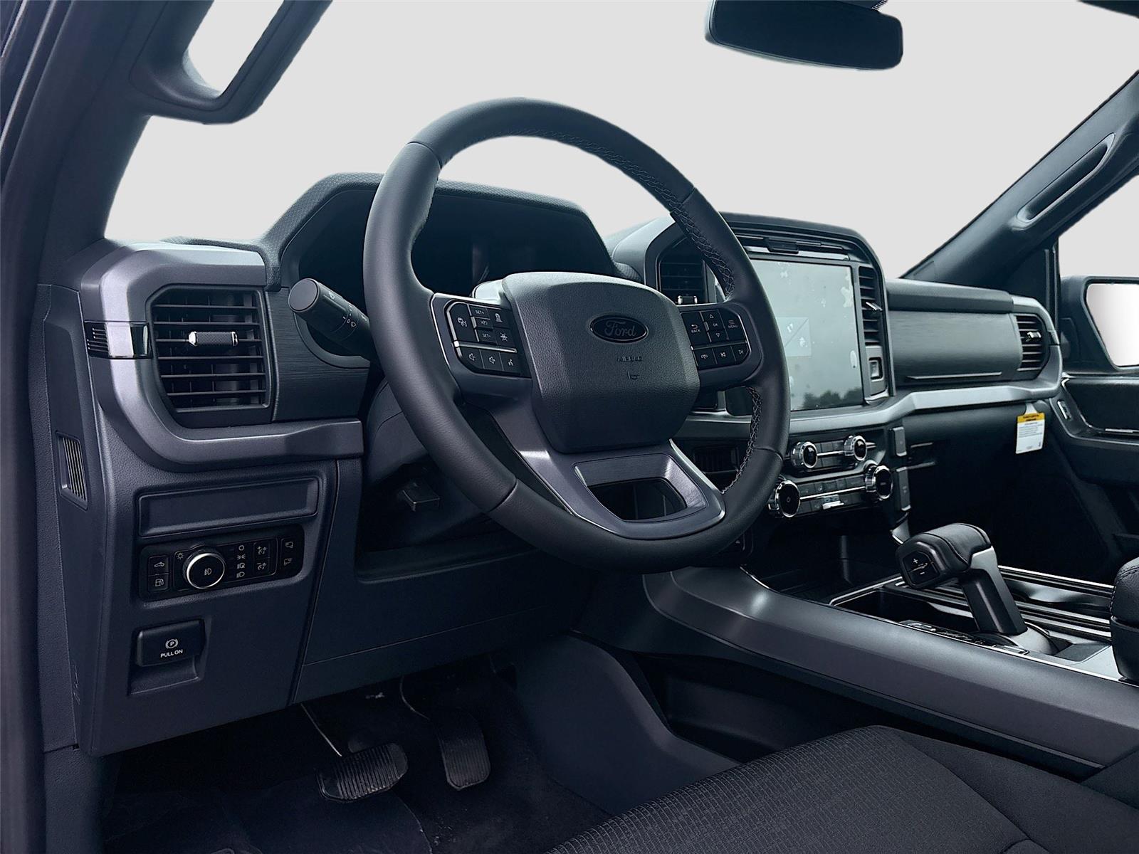 2025 Ford F-150 XLT photo 4