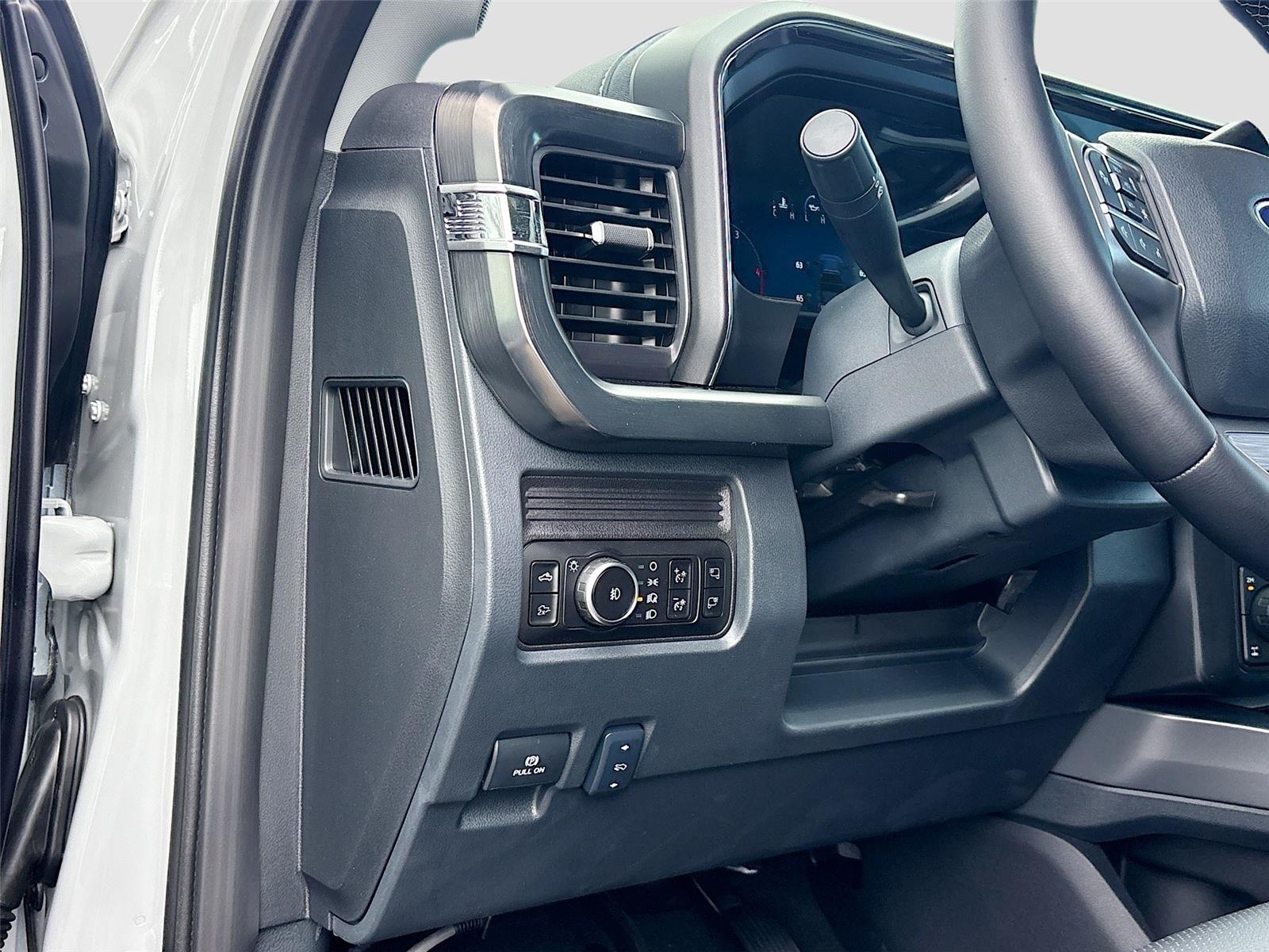 2025 Ford Super Duty F-250 LARIAT SRW Black Widow