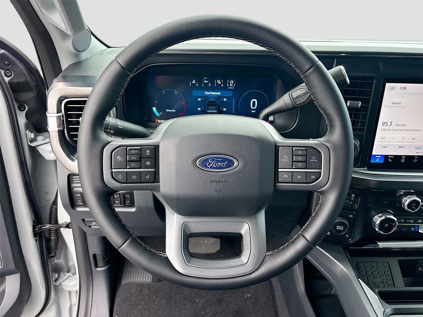 2025 Ford Super Duty F-250 LARIAT SRW Black Widow