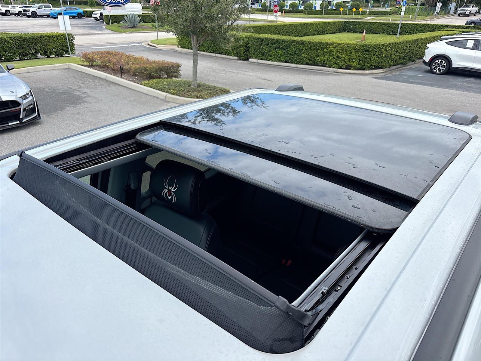 2025 Ford Super Duty F-250 LARIAT SRW Black Widow