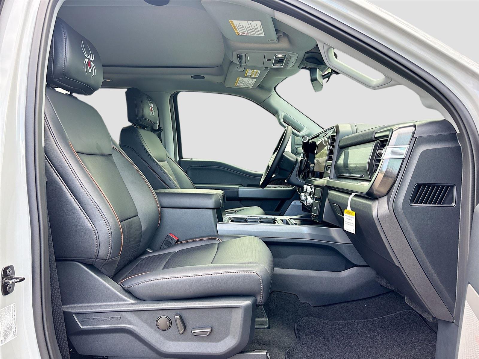 2025 Ford Super Duty F-250 LARIAT SRW Black Widow