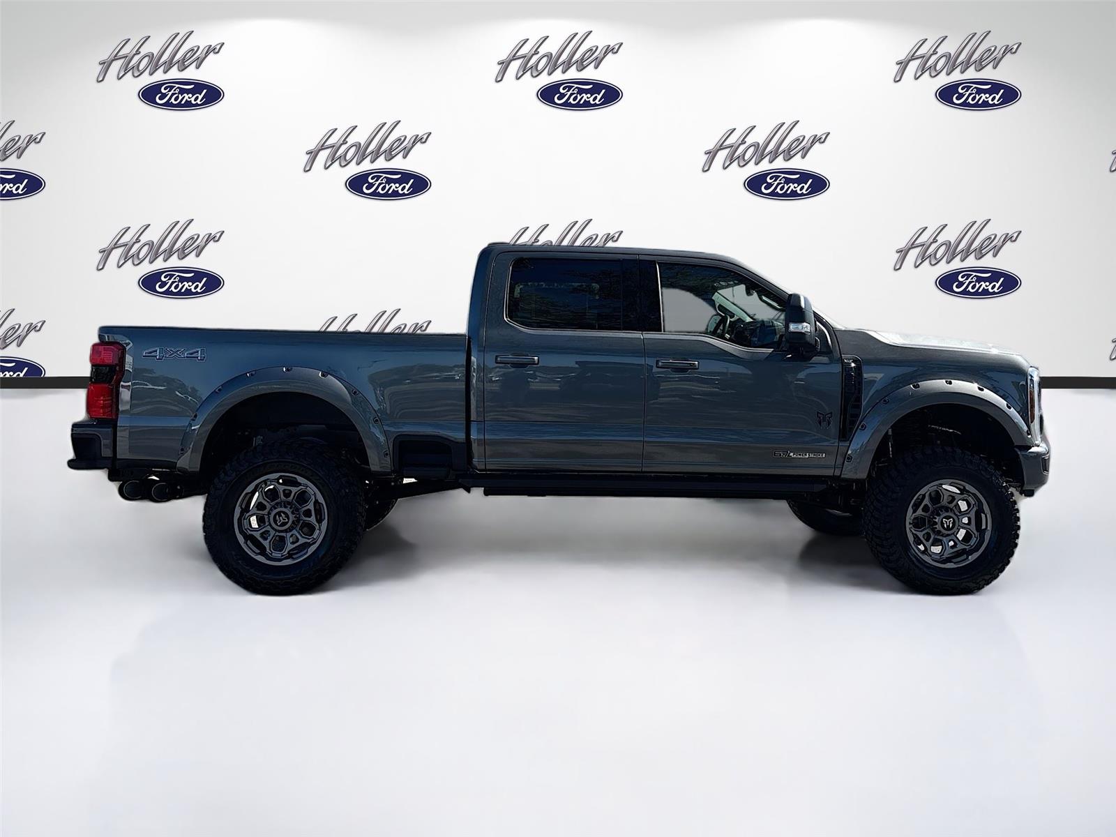 2026 Ford Super Duty F-250 XLT SRW Black Widow