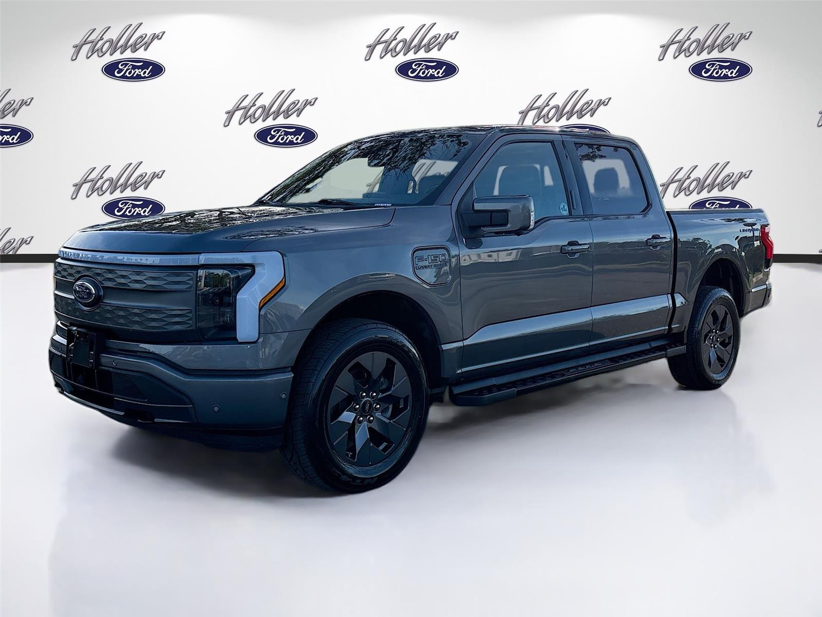 2022 Ford F-150 Lightning LARIAT