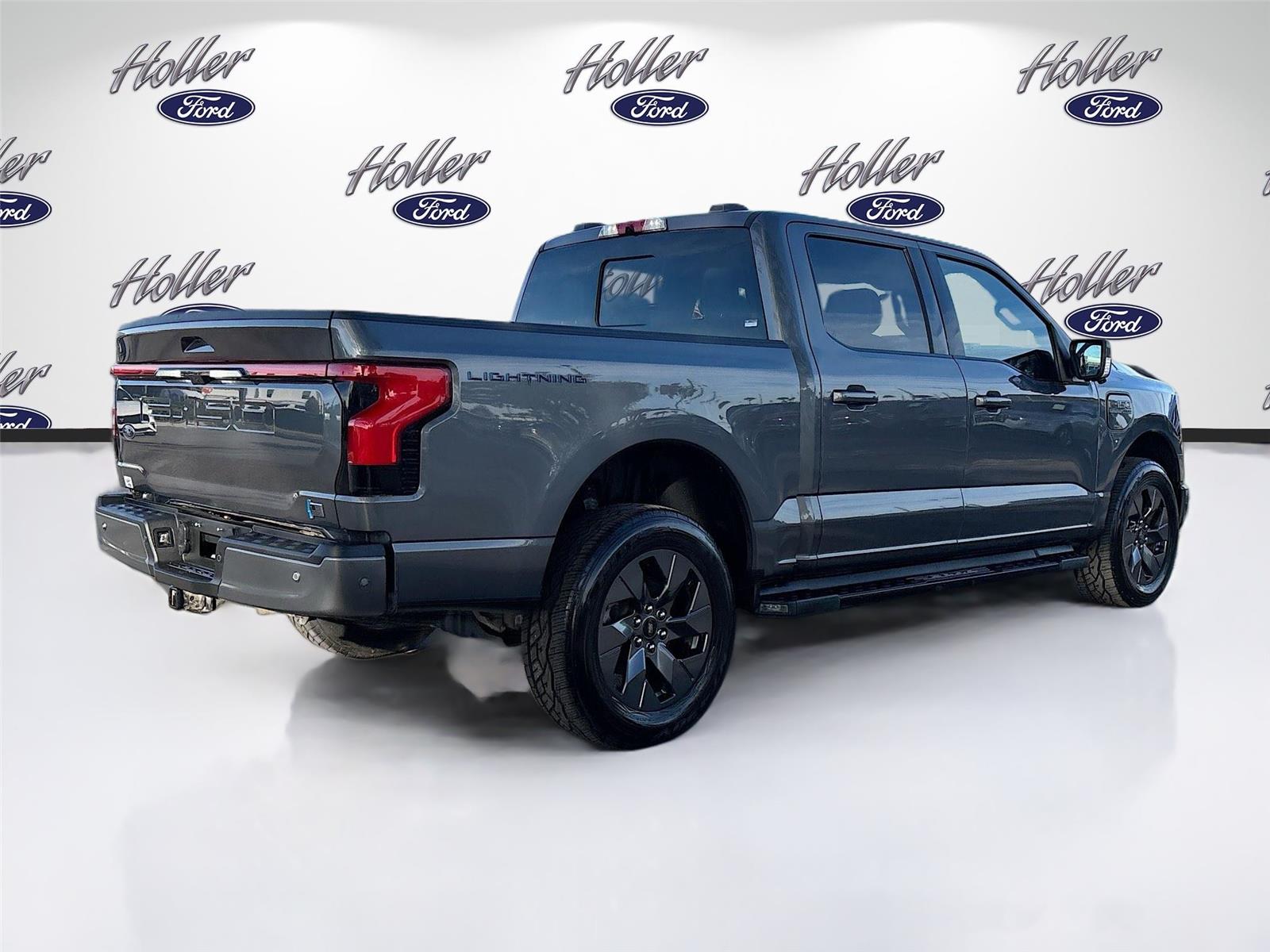 2022 Ford F-150 Lightning LARIAT
