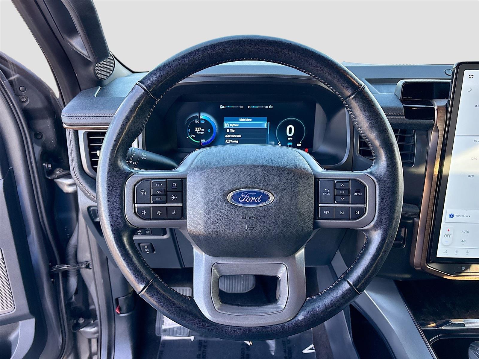 2022 Ford F-150 Lightning LARIAT