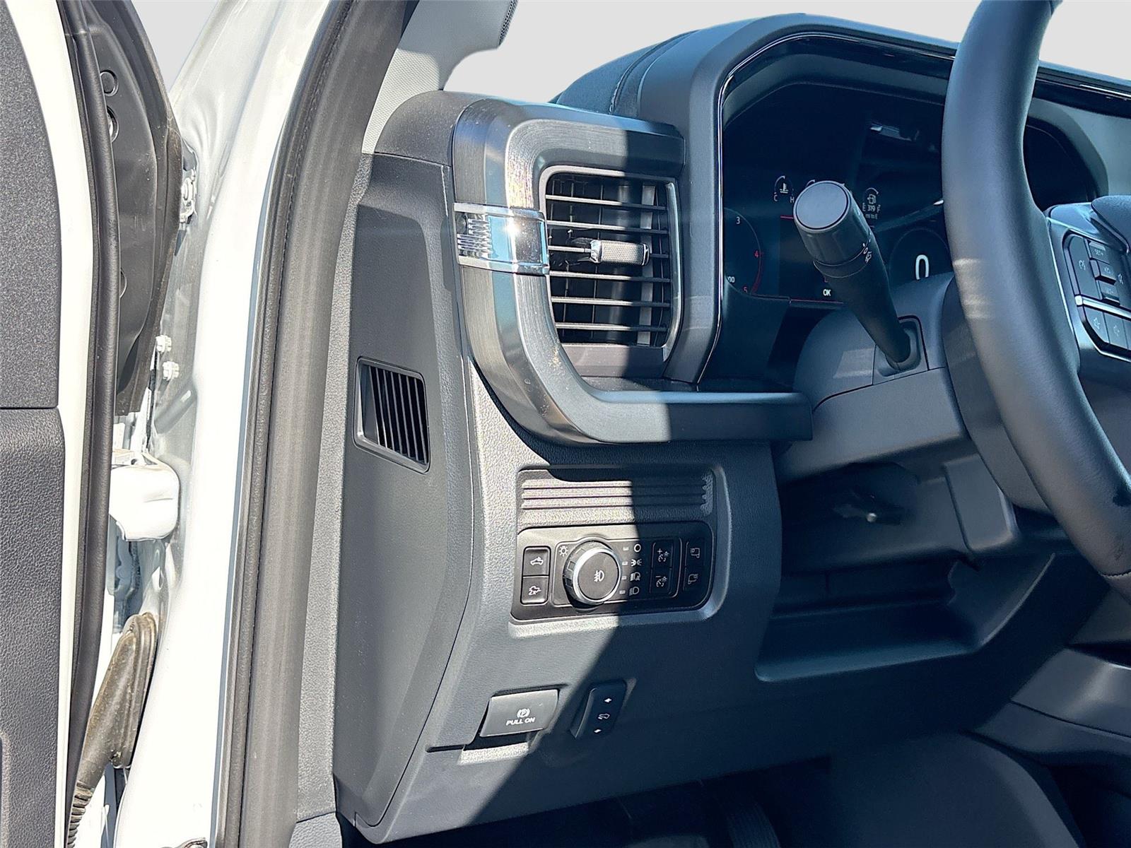 2025 Ford Super Duty F-450 DRW LARIAT