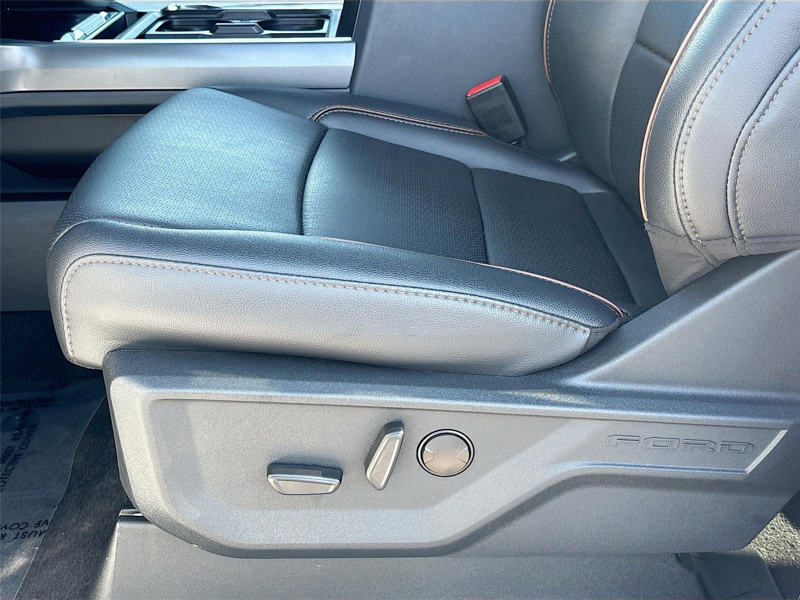 2025 Ford Super Duty F-450 DRW LARIAT