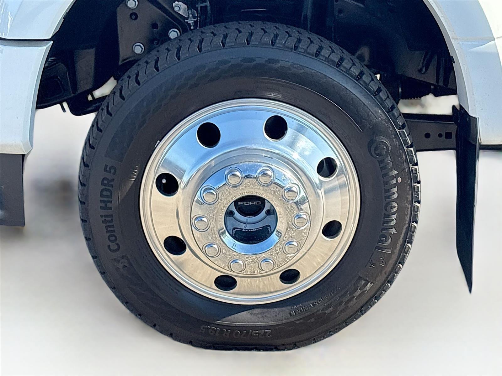 2025 Ford Super Duty F-450 DRW LARIAT