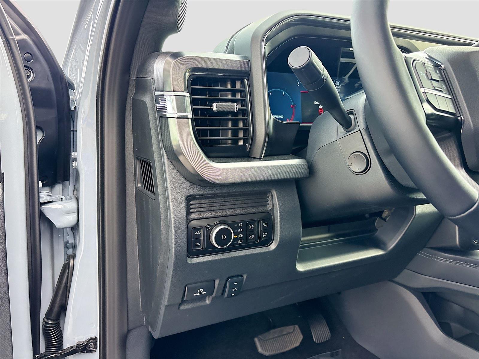 2026 Ford Super Duty F-350 SRW Platinum