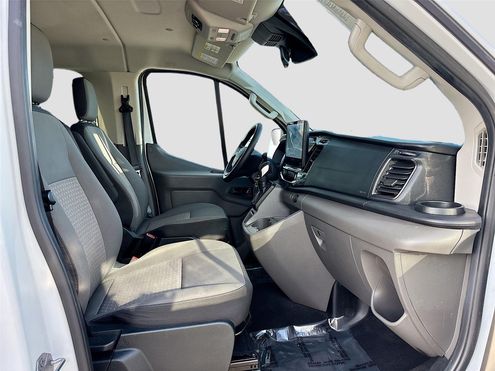 2023 Ford Transit Passenger Wagon XLT