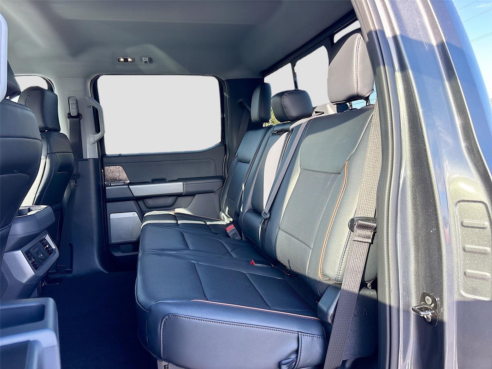 2026 Ford Super Duty F-350 SRW LARIAT