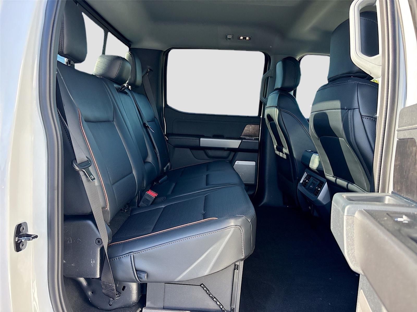 2026 Ford Super Duty F-350 SRW LARIAT