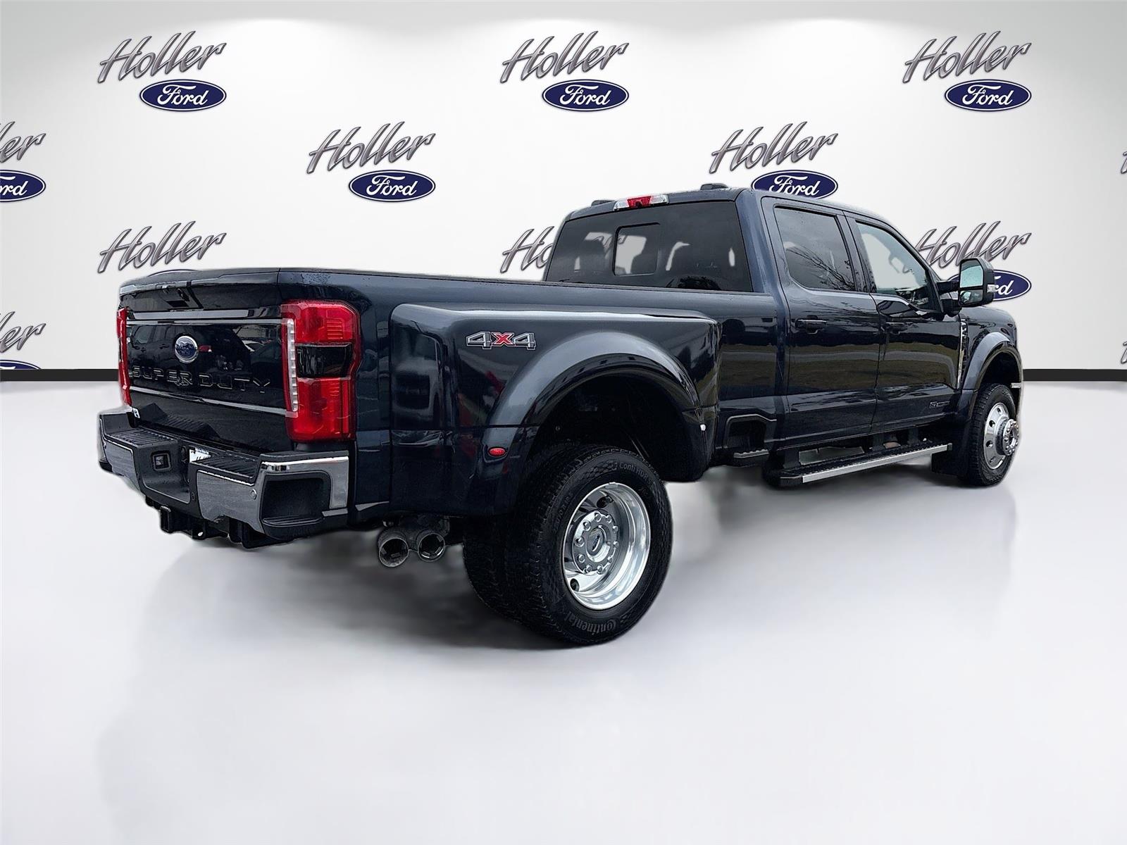2024 Ford Super Duty F-450 DRW LARIAT