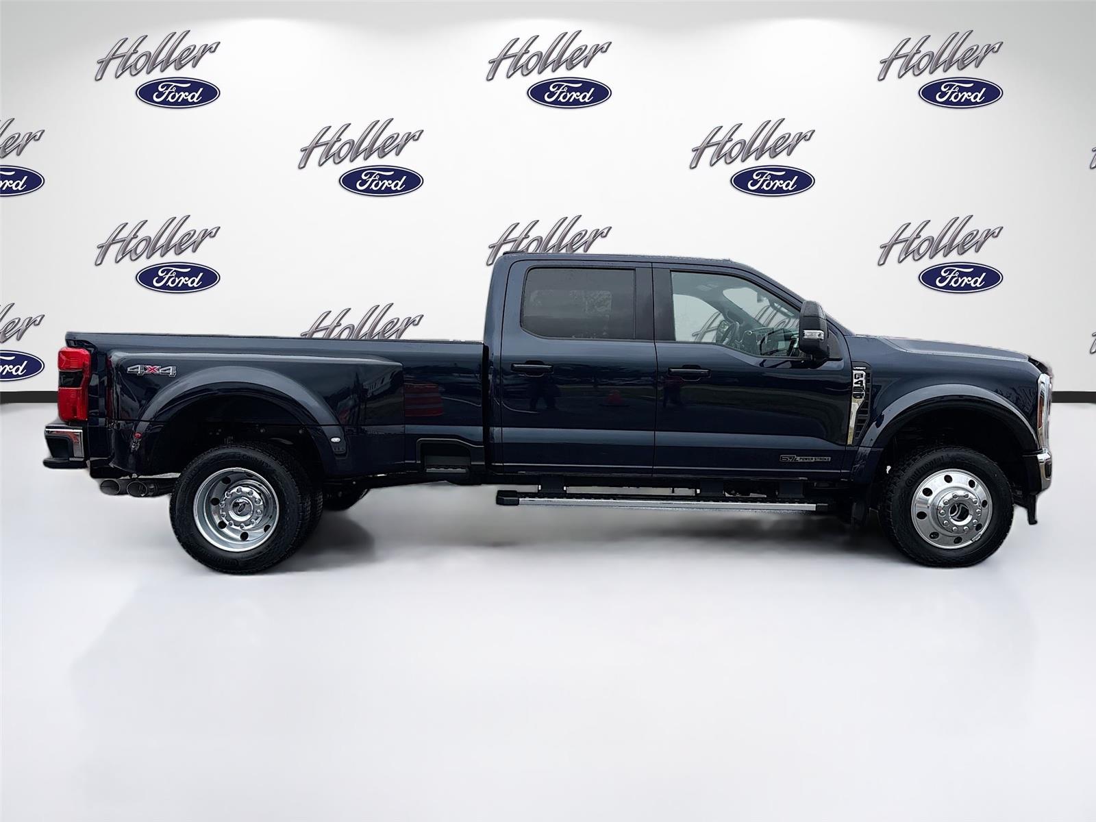 2024 Ford Super Duty F-450 DRW LARIAT