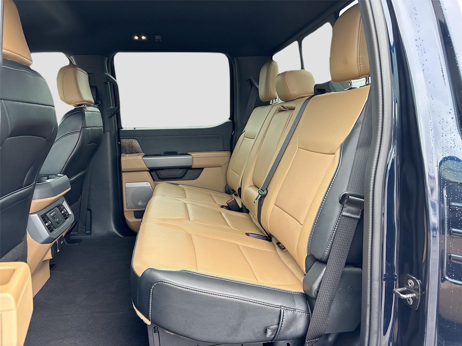 2024 Ford Super Duty F-450 DRW LARIAT