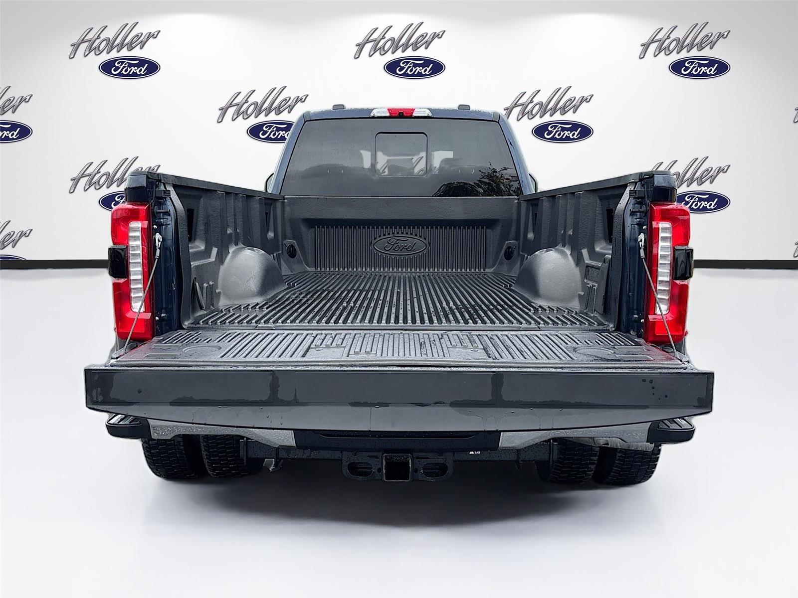 2024 Ford Super Duty F-450 DRW LARIAT