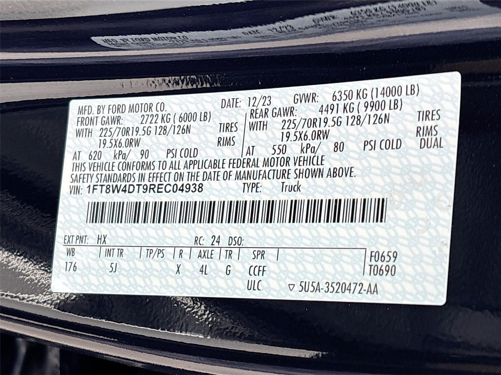 2024 Ford Super Duty F-450 DRW LARIAT