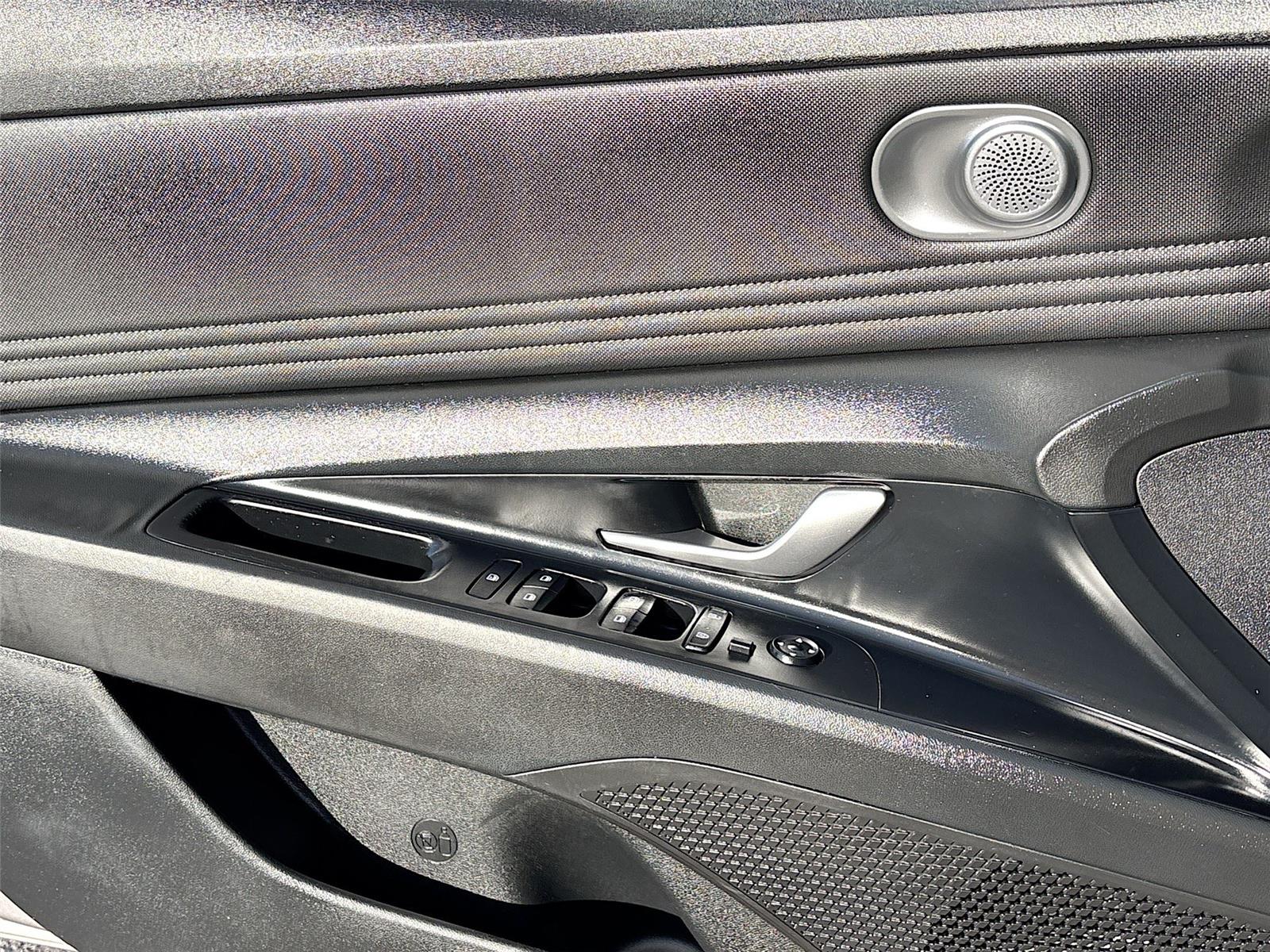 2022 Hyundai Elantra Limited