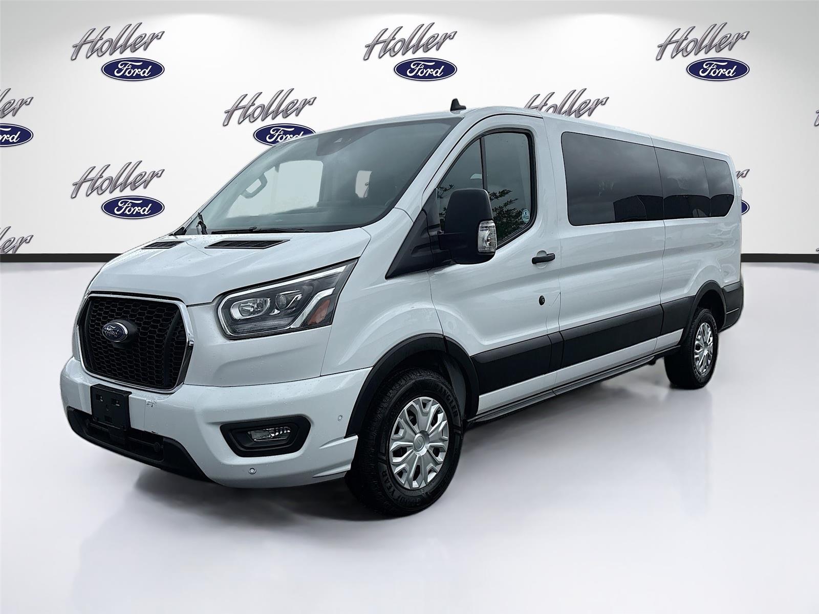 2023 Ford Transit Passenger Wagon XLT