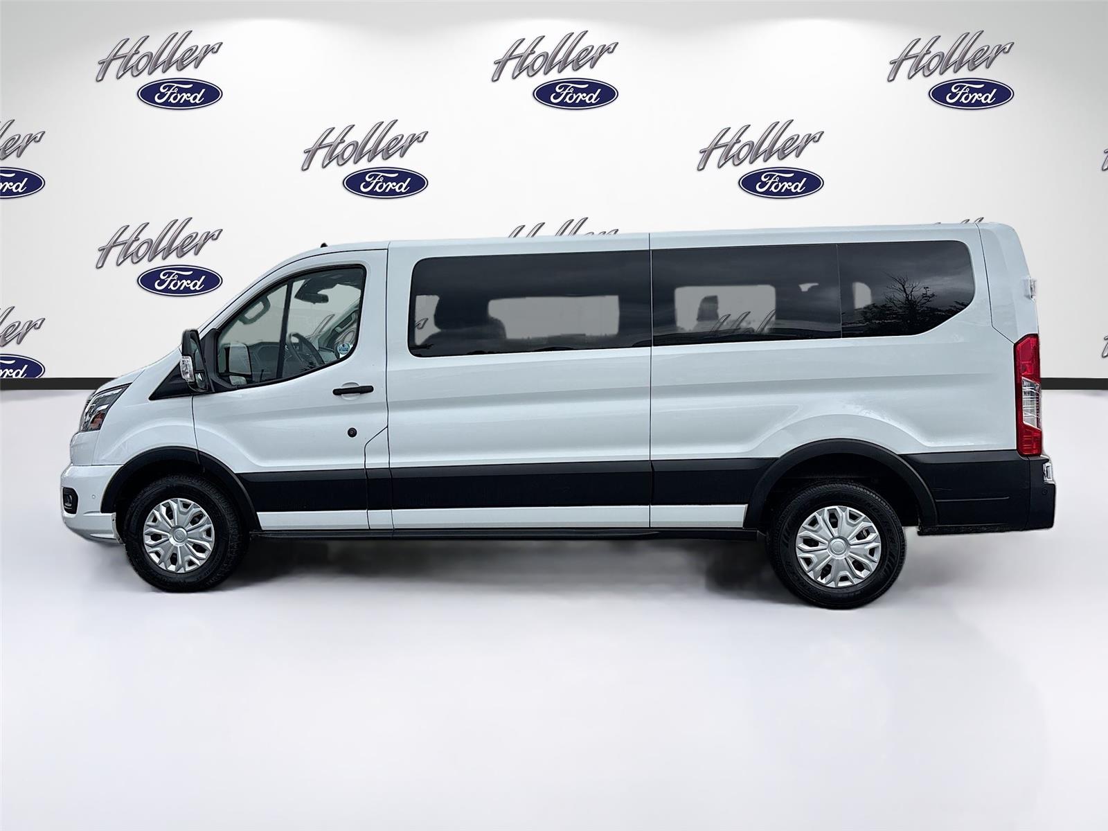 2023 Ford Transit Passenger Wagon XLT