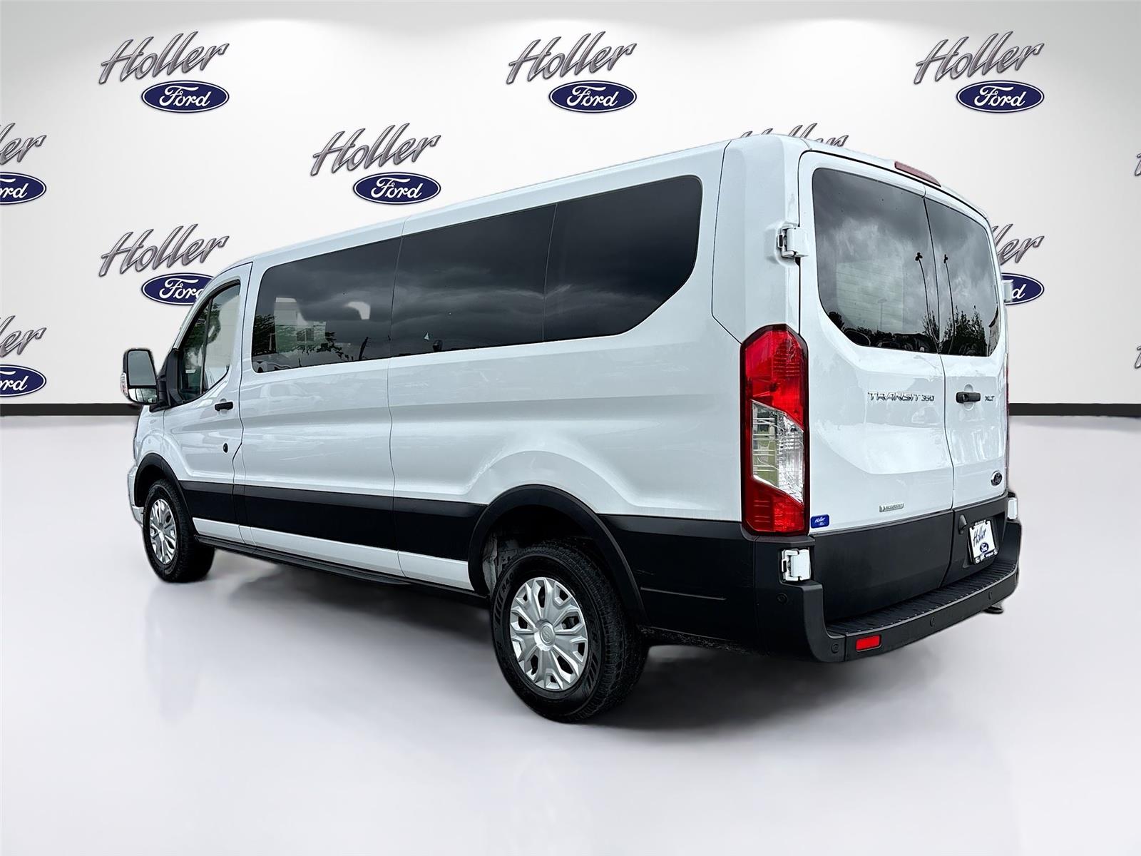 2023 Ford Transit Passenger Wagon XLT