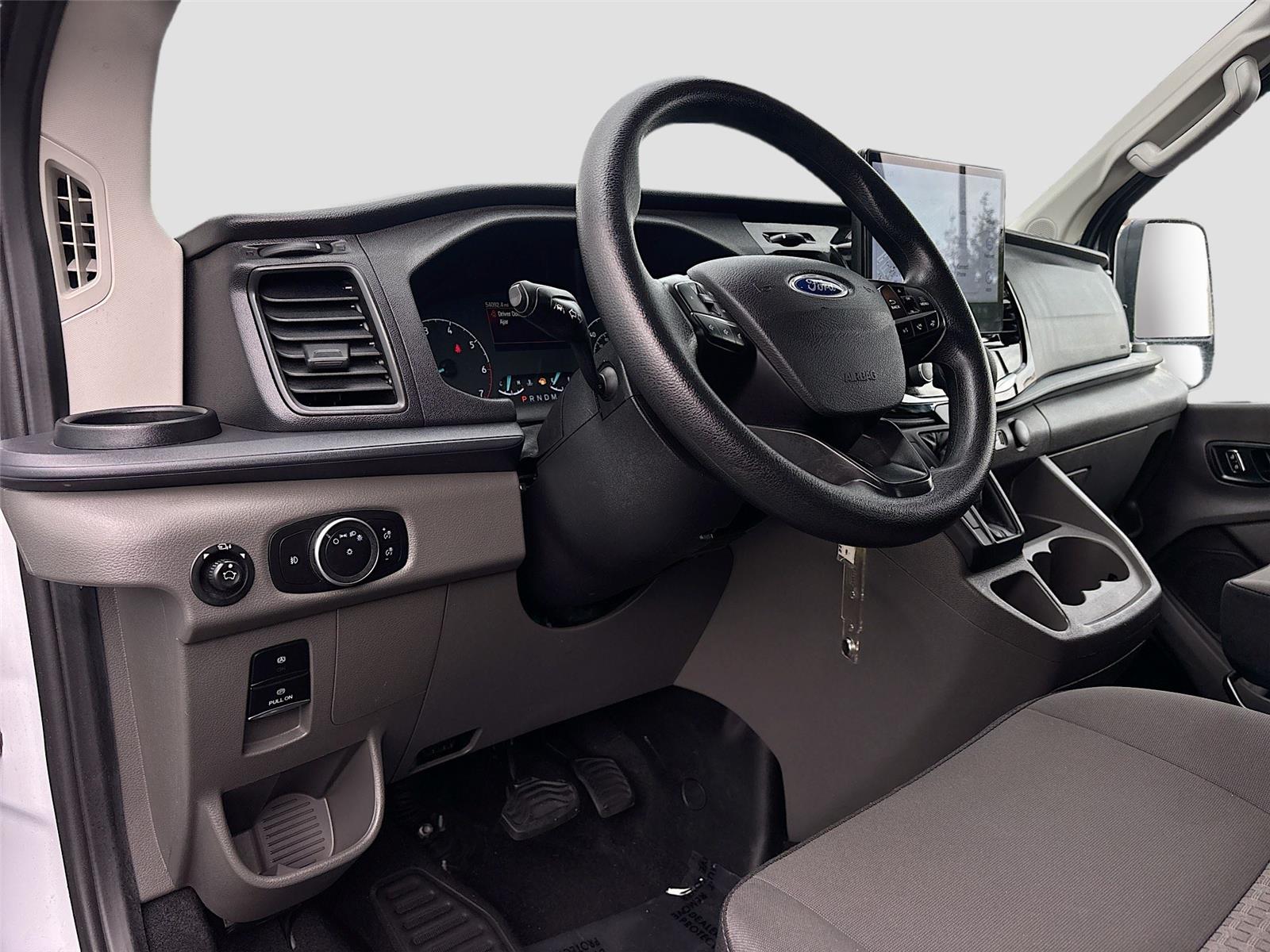 2023 Ford Transit Passenger Wagon XLT