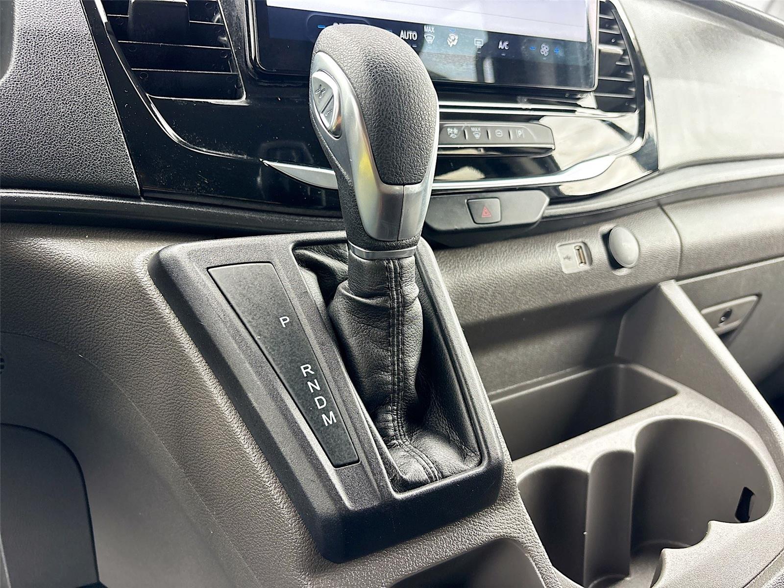 2023 Ford Transit Passenger Wagon XLT